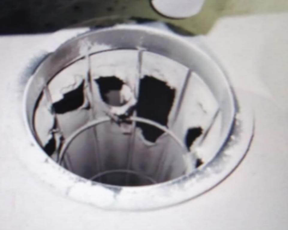 High pulse jet pressure or improper airflow direction may cause local impact deformation and premature wear on filter bags